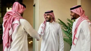 People discussing the research paper on the 6 key shifts that Middle Managers in Saudia Arabia need to thrive.